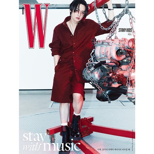 W Volume 6 Jun.2024 Cover : Stray Kids LEE KNOW (E ver.)